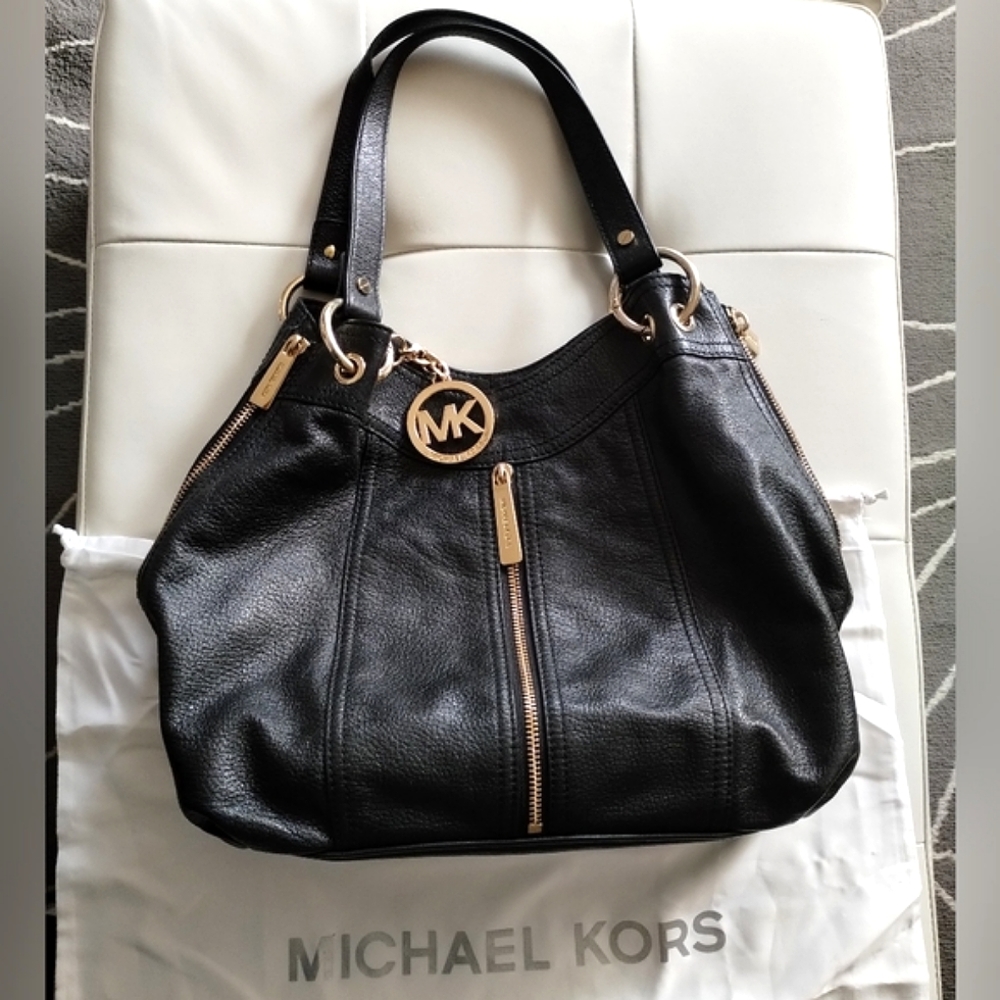 Michael Kors Black Leather Zippered Bag with Dust Bag EUC - Picture 9 of 16